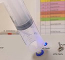 syringe-filling-with-ozone-for-injection-into-joint